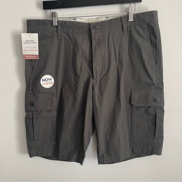 Dockers Men's Size 36 Flat Front Cargo Shorts Pockets pockets NWT stretch - Picture 1 of 13